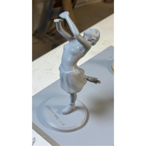 Layback Figure Skater Kadın Biblo